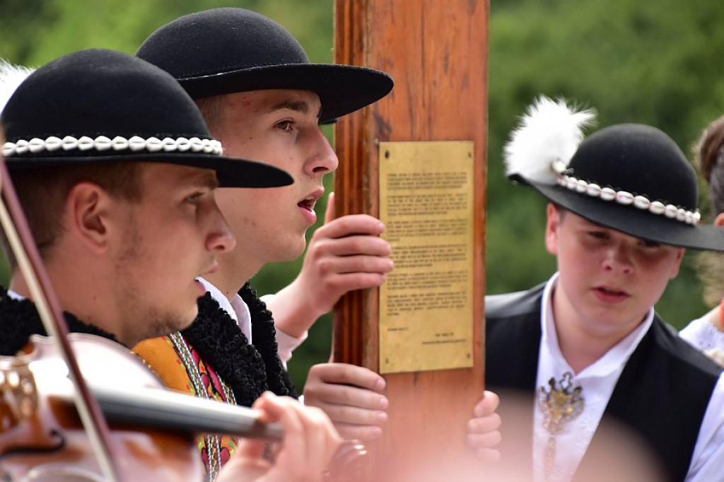 Insygnia Światowych Dni Młodzieży nad Morskim Okiem