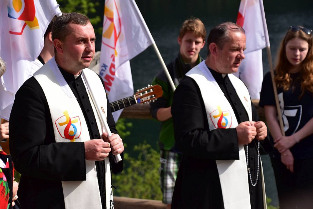 Insygnia Światowych Dni Młodzieży nad Morskim Okiem