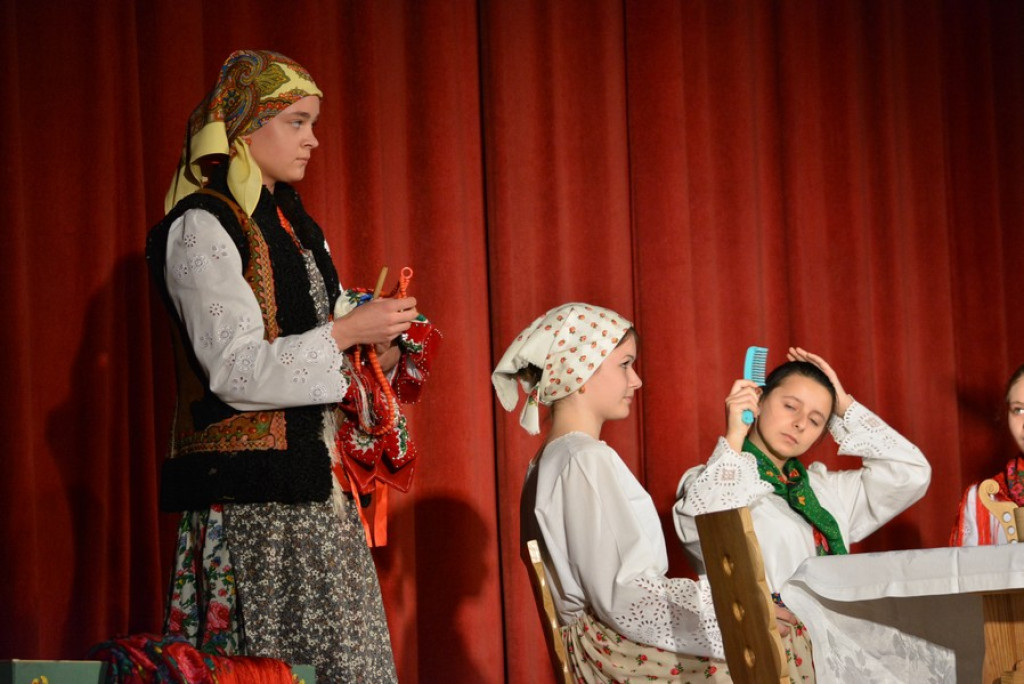 Hanusine złote kierpce