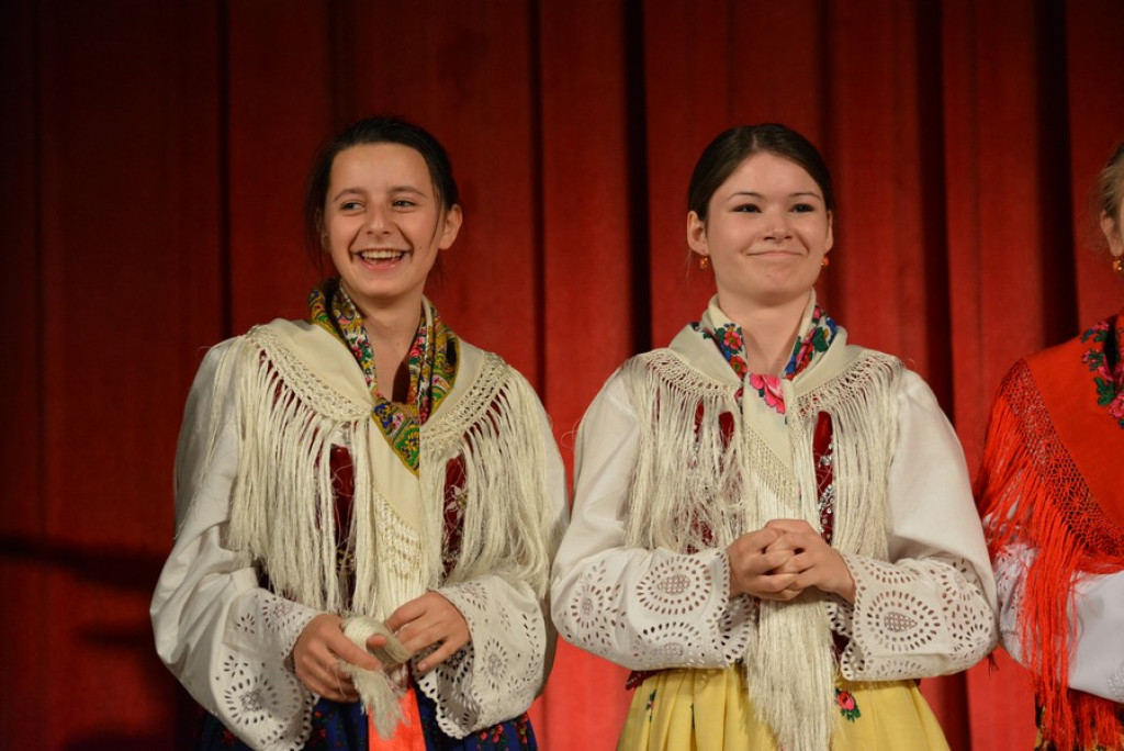 Hanusine złote kierpce