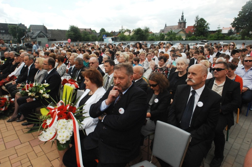 Odsłonięcie tablicy pamiątkowej na budynku SP nr 5