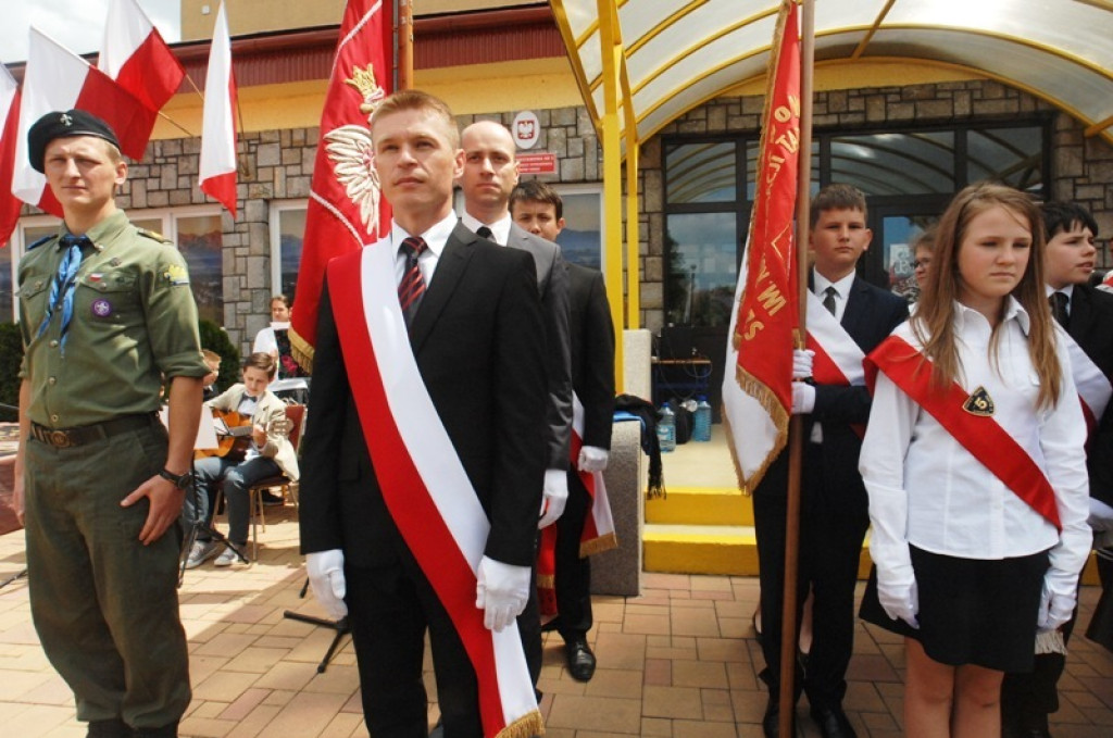 Odsłonięcie tablicy pamiątkowej na budynku SP nr 5