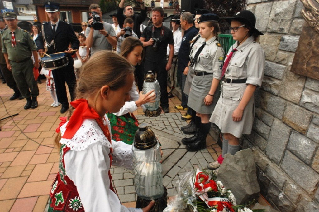 Odsłonięcie tablicy pamiątkowej na budynku SP nr 5