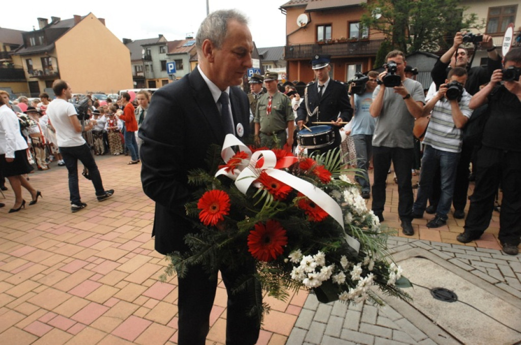 Odsłonięcie tablicy pamiątkowej na budynku SP nr 5