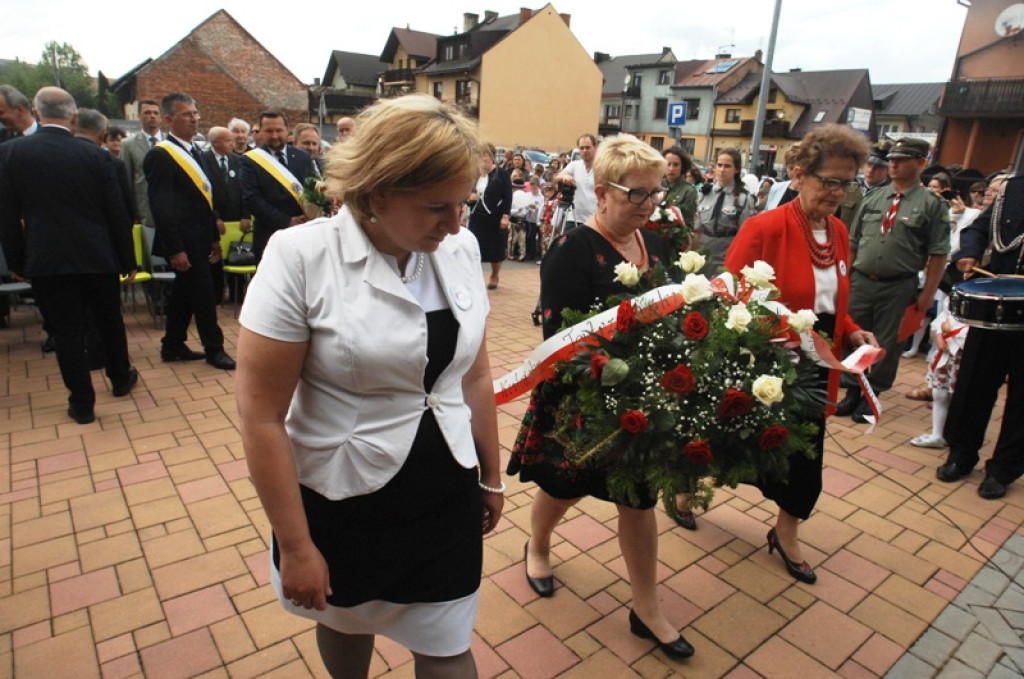 Odsłonięcie tablicy pamiątkowej na budynku SP nr 5