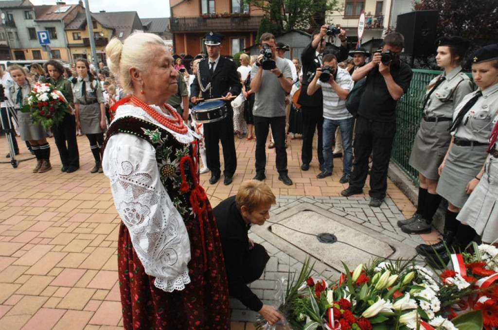 Odsłonięcie tablicy pamiątkowej na budynku SP nr 5