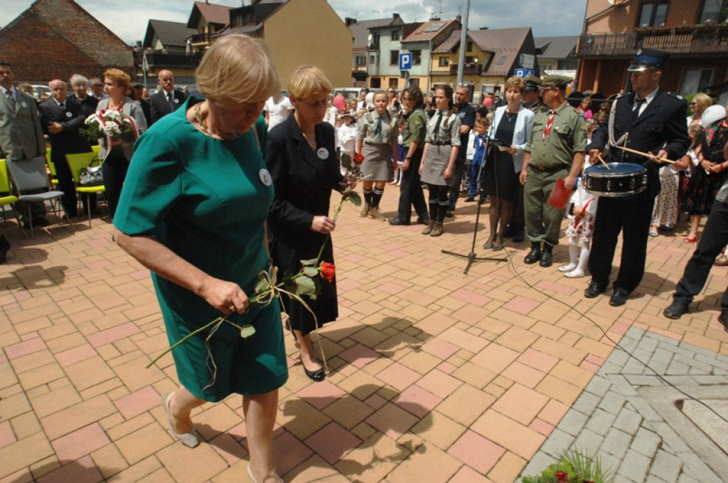 Odsłonięcie tablicy pamiątkowej na budynku SP nr 5
