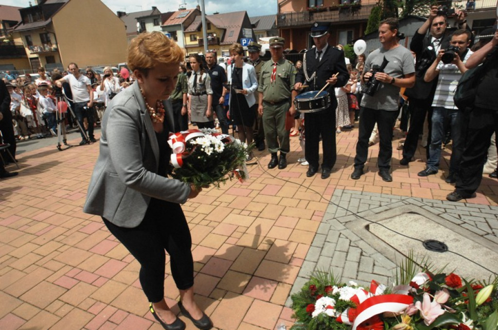 Odsłonięcie tablicy pamiątkowej na budynku SP nr 5