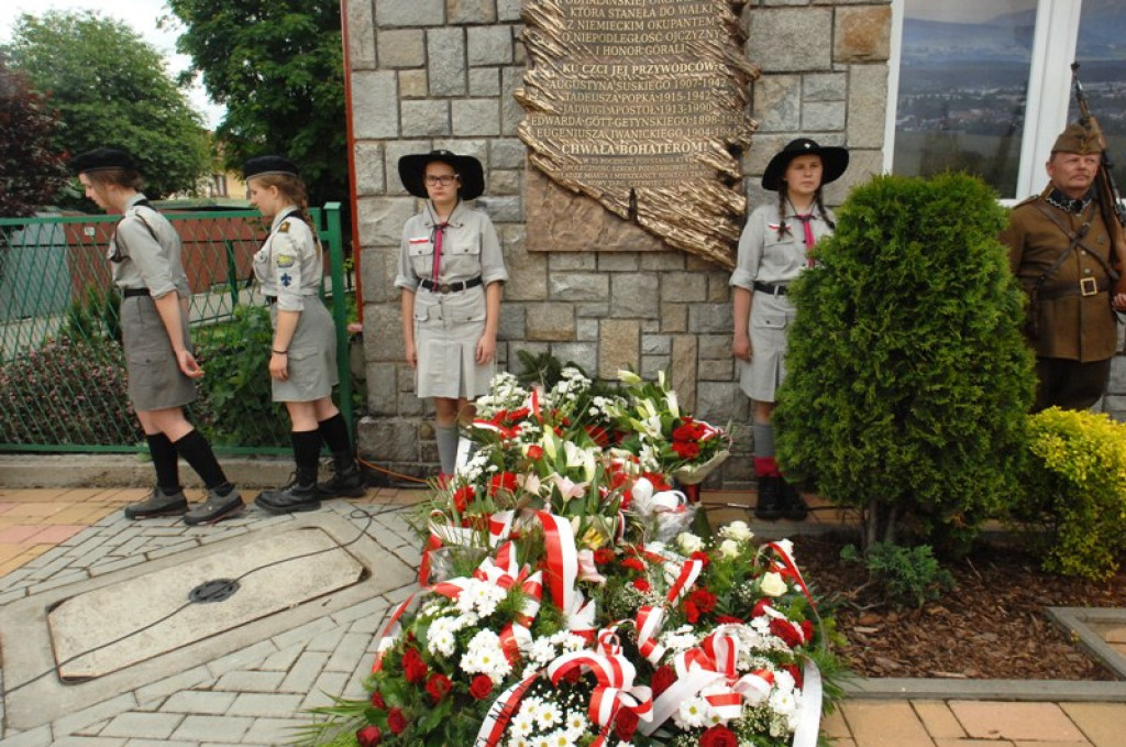 Odsłonięcie tablicy pamiątkowej na budynku SP nr 5