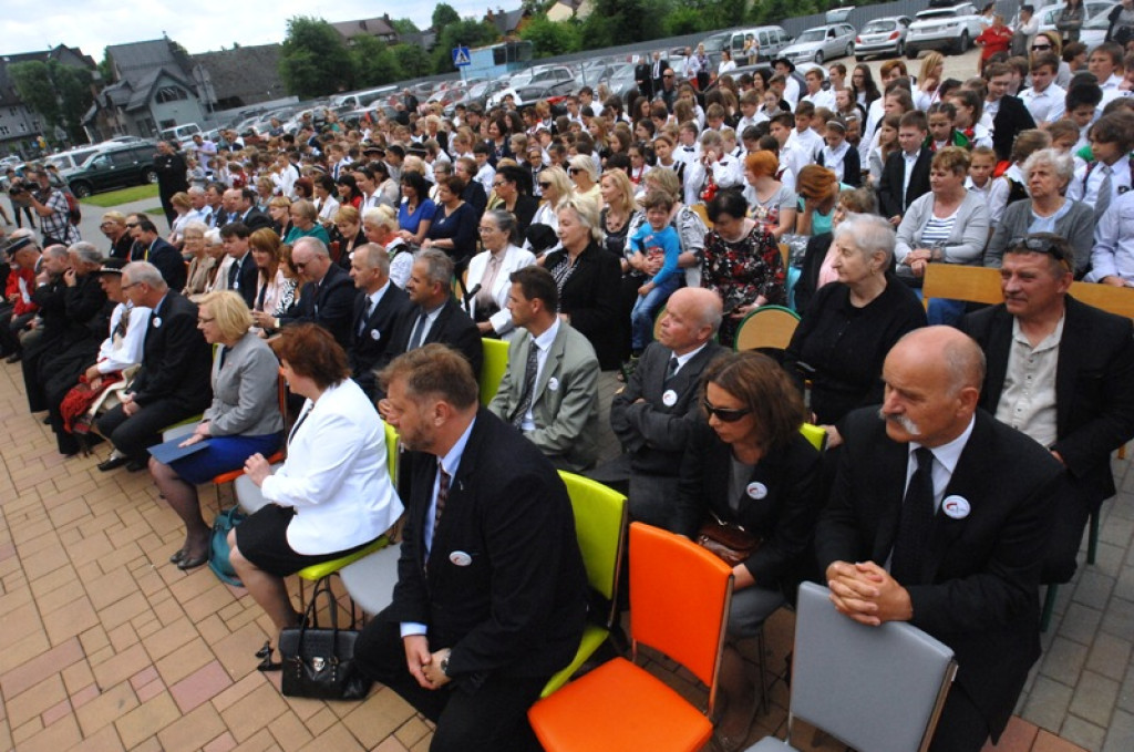 Odsłonięcie tablicy pamiątkowej na budynku SP nr 5