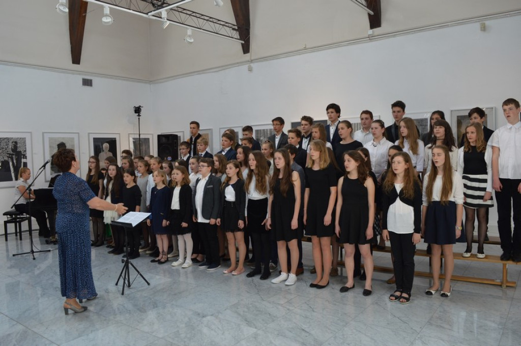 Śpiew, gra, balet i ordery