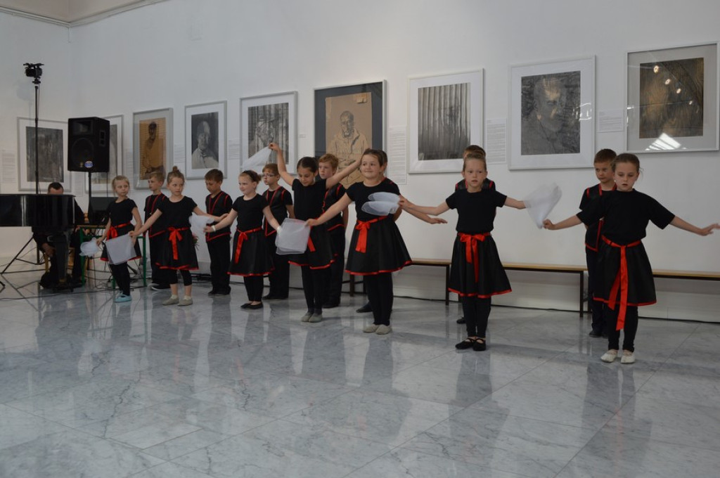 Śpiew, gra, balet i ordery