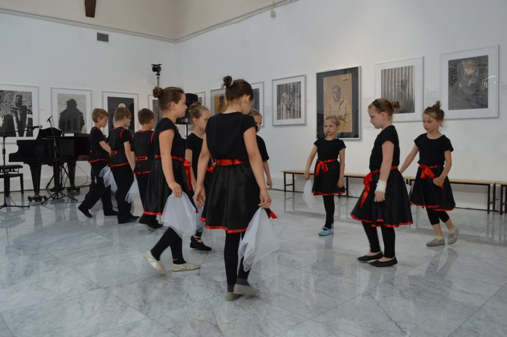 Śpiew, gra, balet i ordery