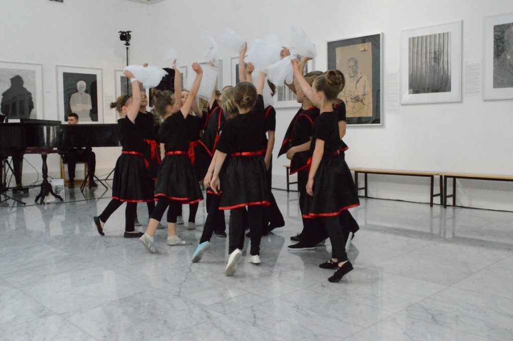 Śpiew, gra, balet i ordery