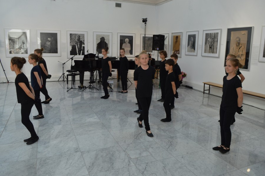 Śpiew, gra, balet i ordery