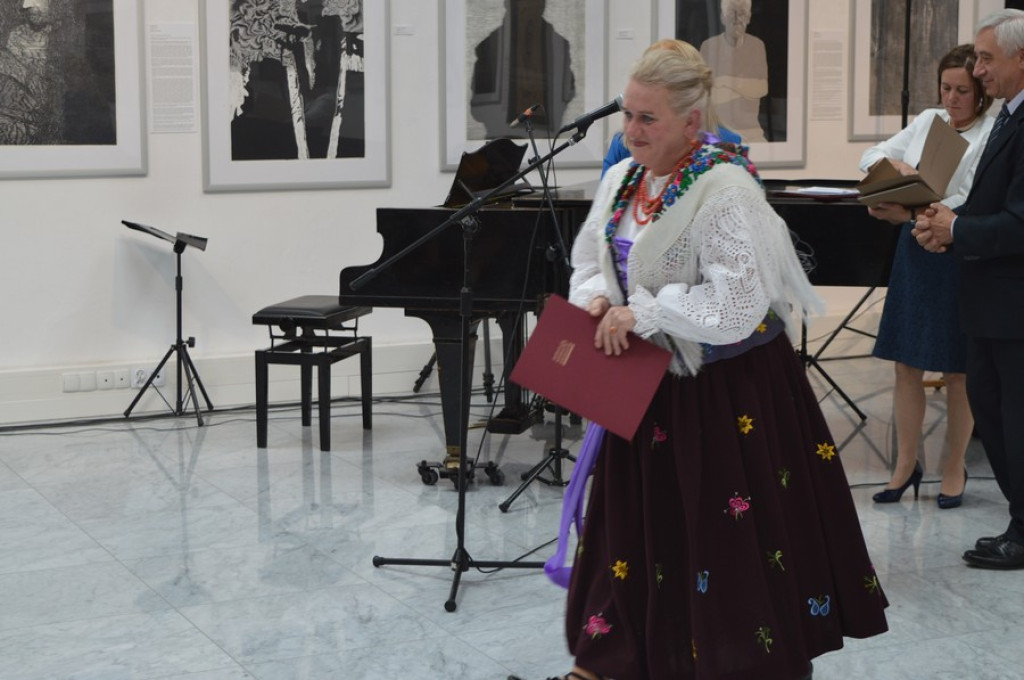 Śpiew, gra, balet i ordery