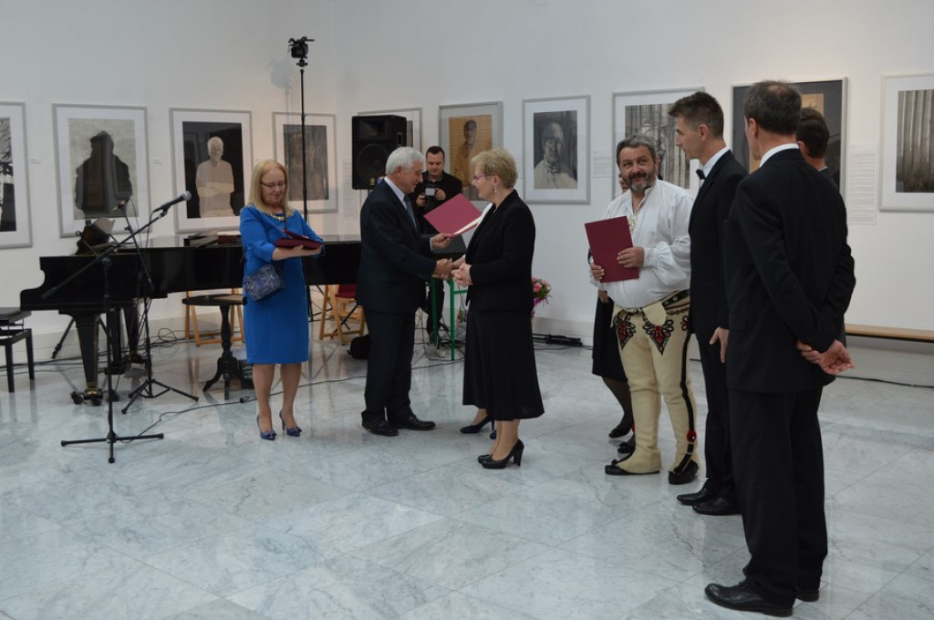 Śpiew, gra, balet i ordery