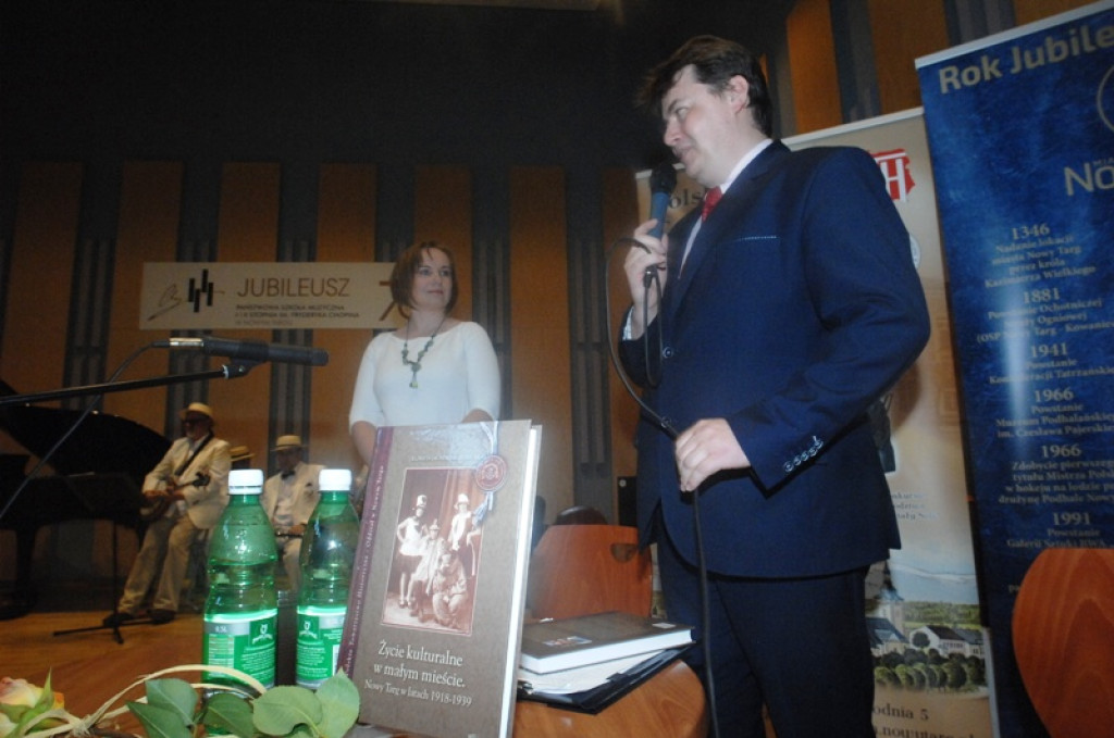 Promocja książki i moda retro na inaugurację jubileuszu Nowego Targu