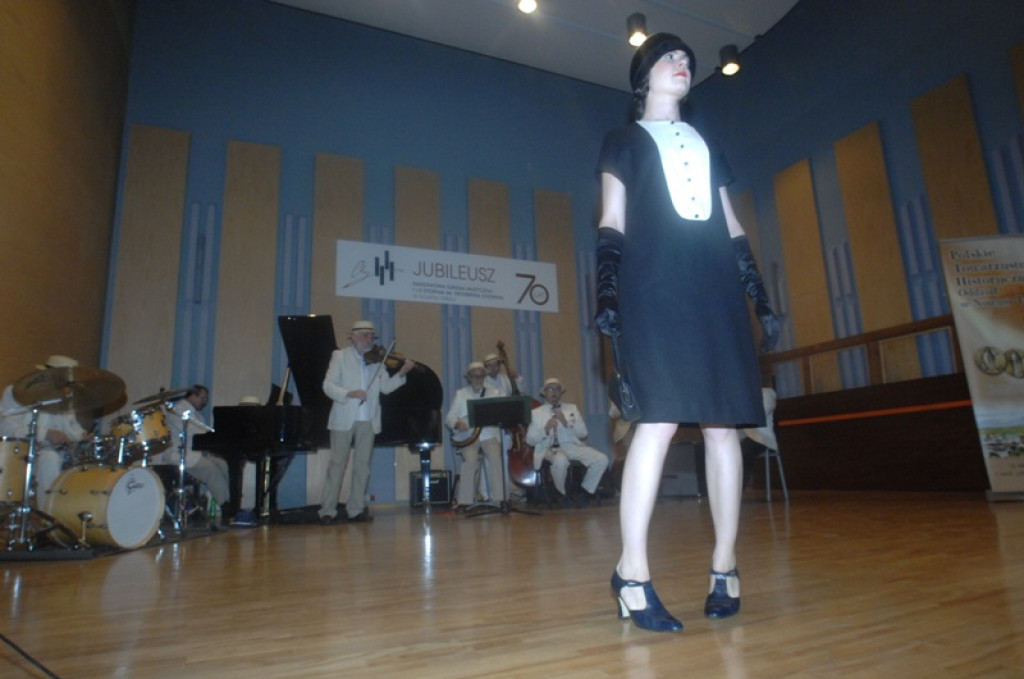 Promocja książki i moda retro na inaugurację jubileuszu Nowego Targu