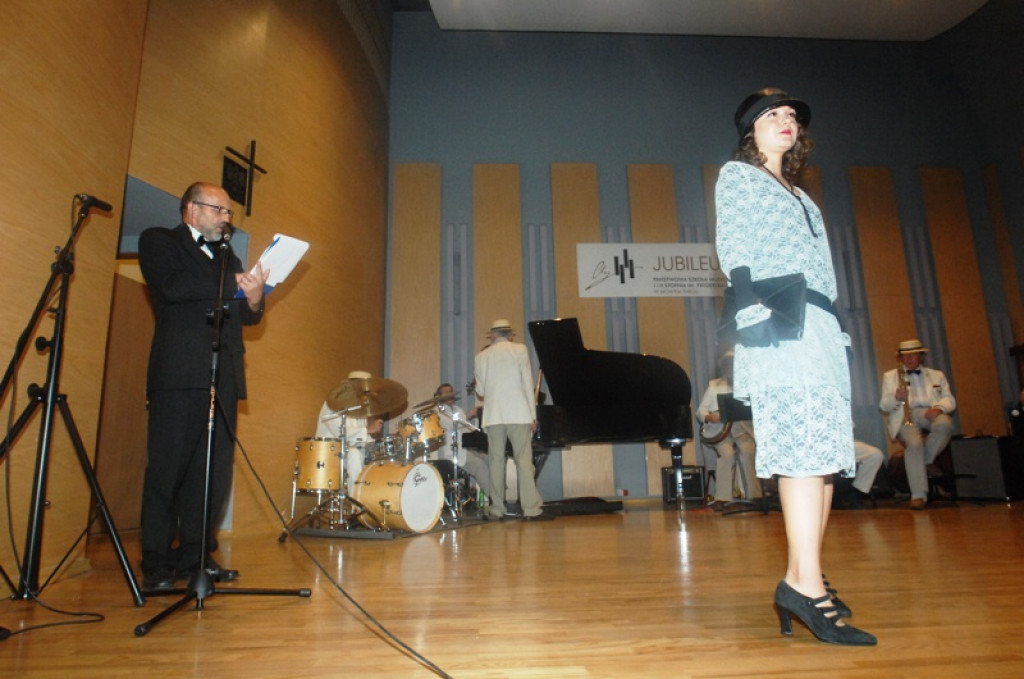 Promocja książki i moda retro na inaugurację jubileuszu Nowego Targu