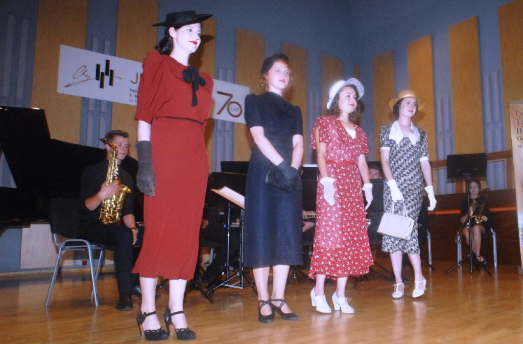 Promocja książki i moda retro na inaugurację jubileuszu Nowego Targu