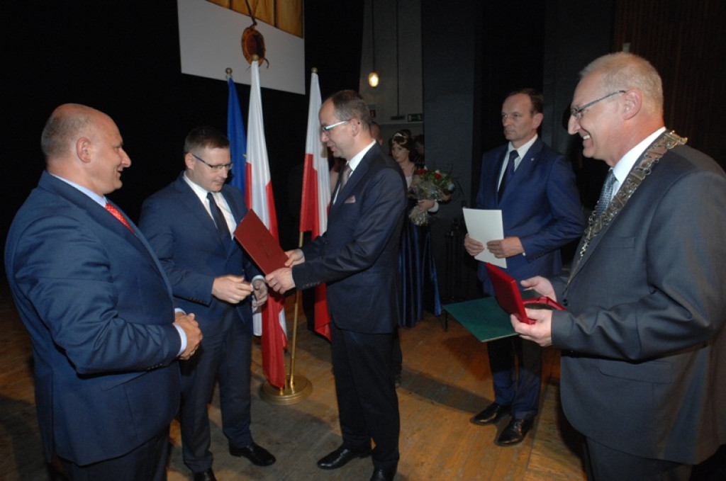 670-lecie Nowego Targu: uroczysta sesja, nowi honorowi obywatele i zasłużeni
