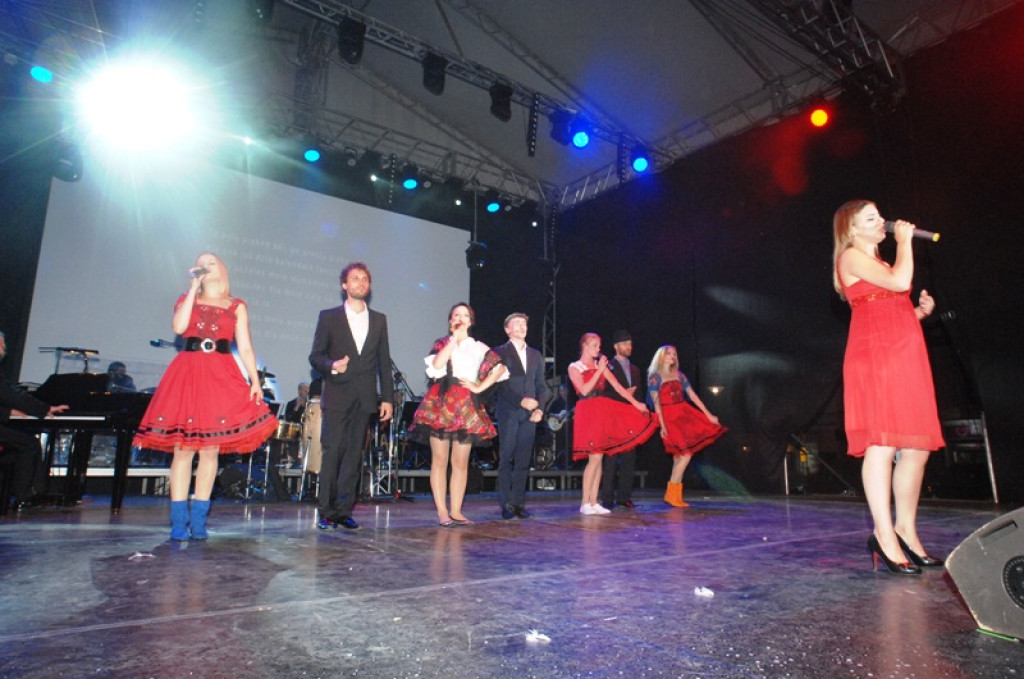 Show Teatru Buffo na jubileusz miasta