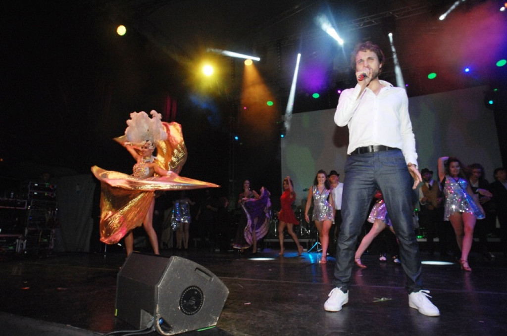 Show Teatru Buffo na jubileusz miasta