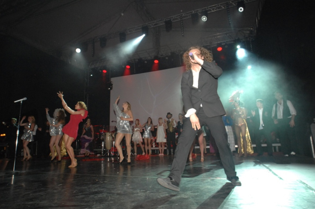 Show Teatru Buffo na jubileusz miasta