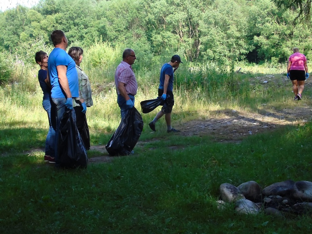 Sołtysi i radni sprzątali Przełom Białki