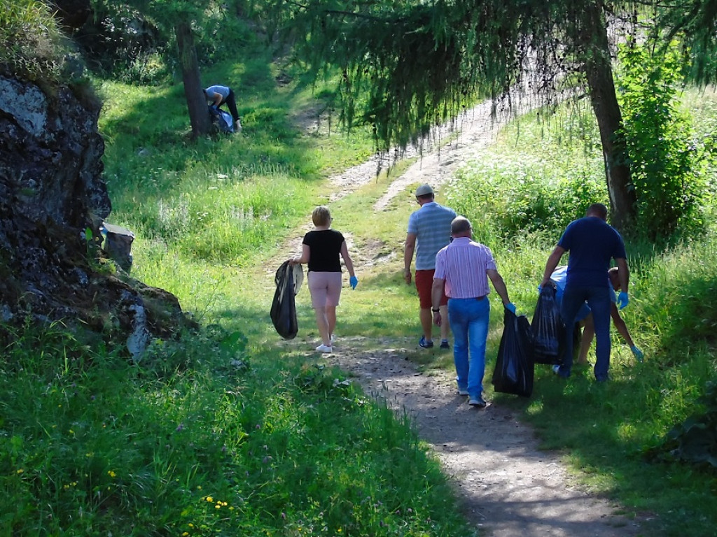 Sołtysi i radni sprzątali Przełom Białki