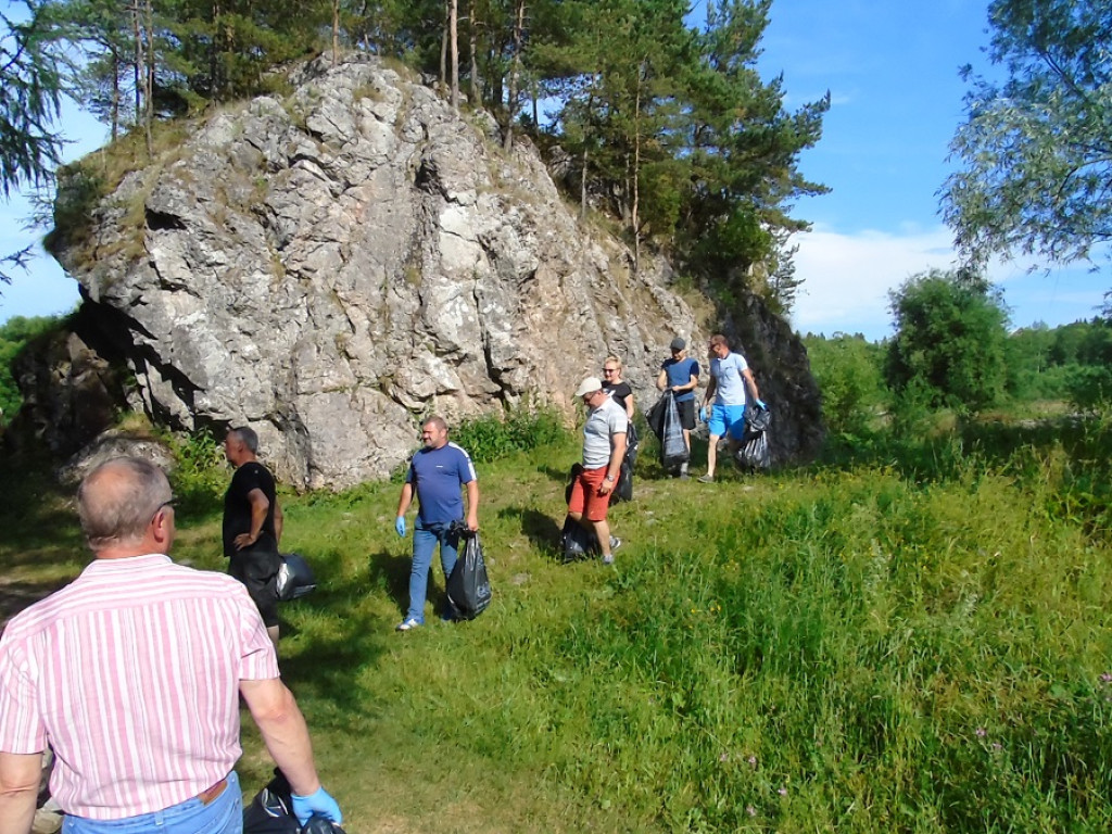 Sołtysi i radni sprzątali Przełom Białki