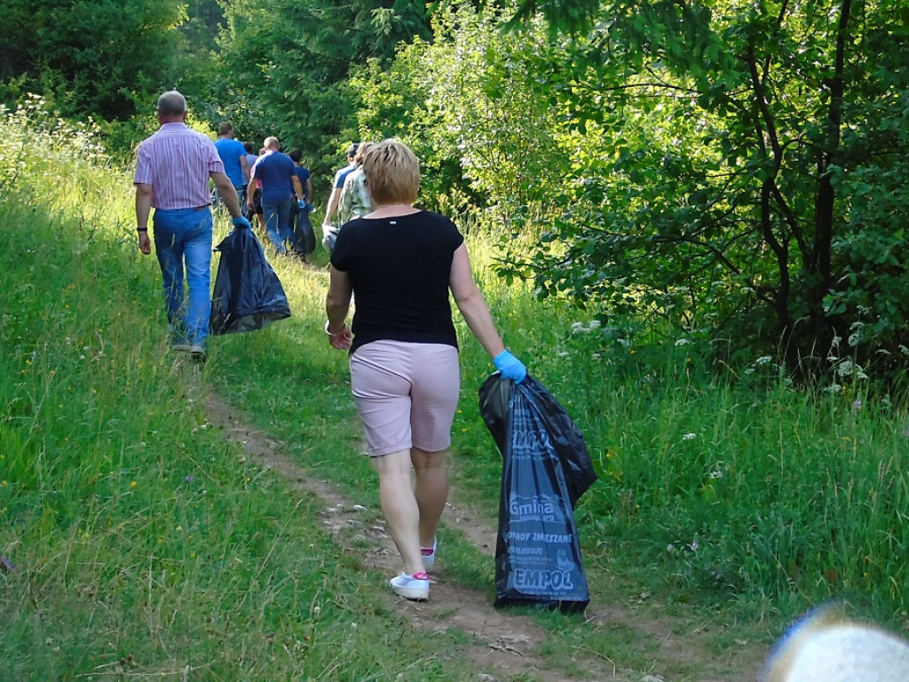 Sołtysi i radni sprzątali Przełom Białki