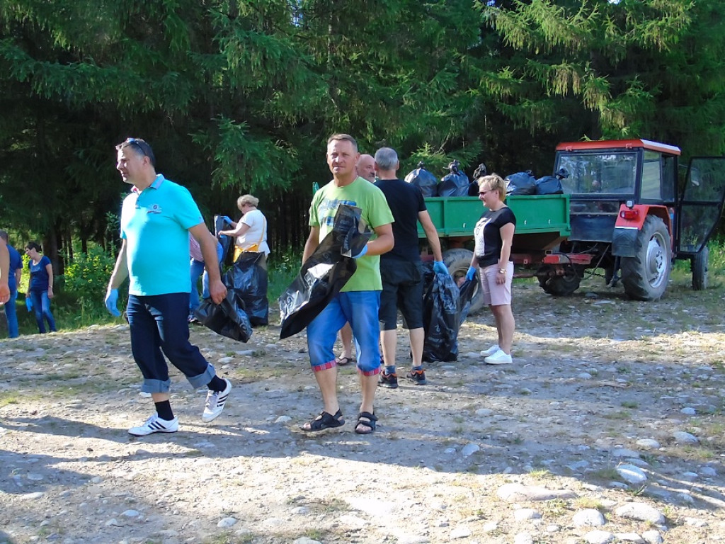 Sołtysi i radni sprzątali Przełom Białki