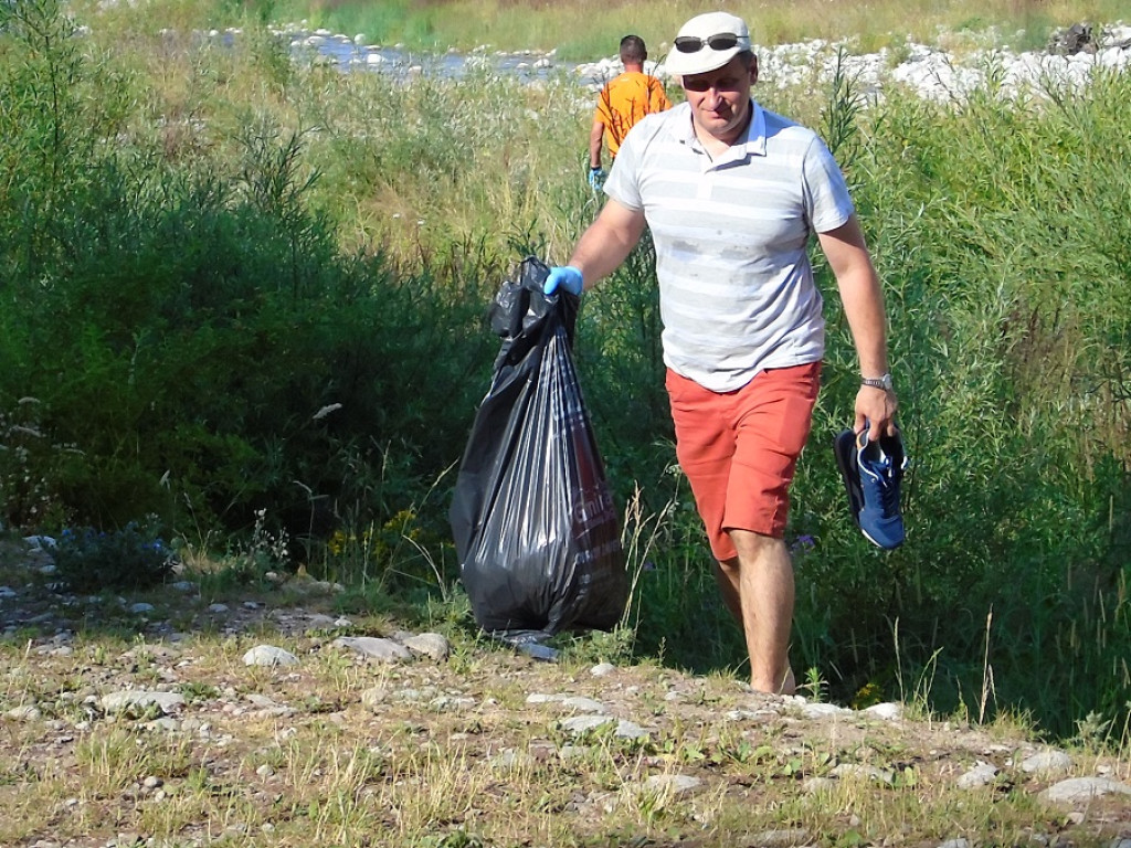 Sołtysi i radni sprzątali Przełom Białki