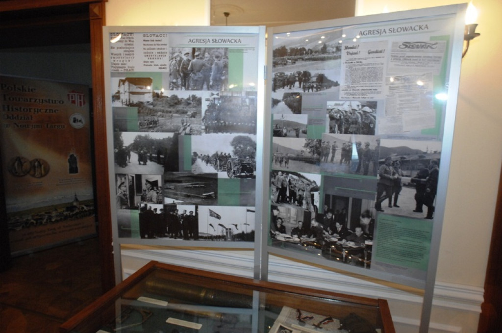 Historyczna wystawa w nowotarskim ratuszu