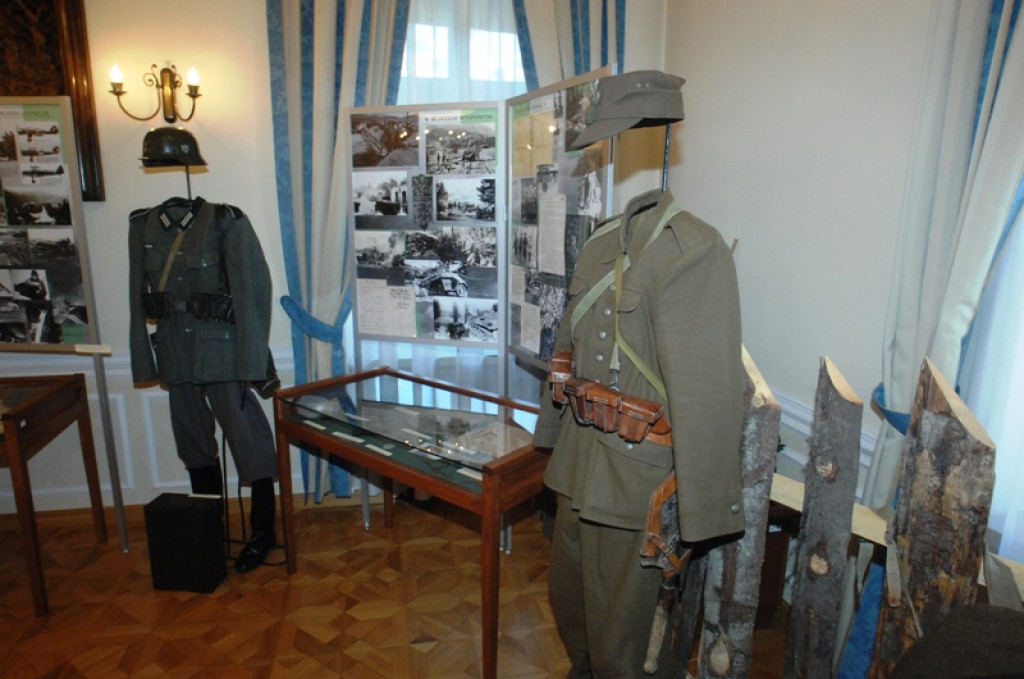 Historyczna wystawa w nowotarskim ratuszu