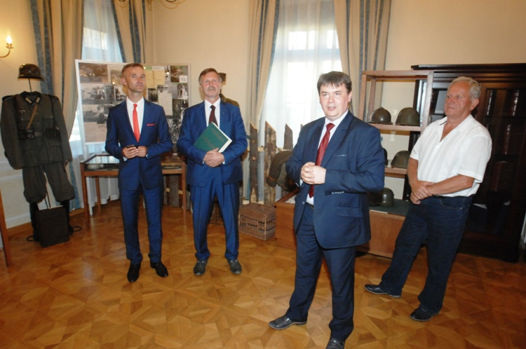 Historyczna wystawa w nowotarskim ratuszu
