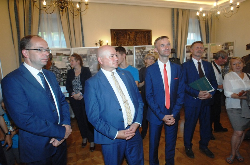 Historyczna wystawa w nowotarskim ratuszu