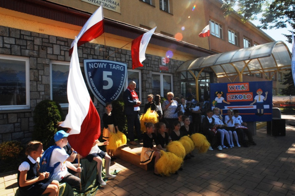 Miejskie otwarcie roku szkolnego i nowego boiska przy SP nr 5