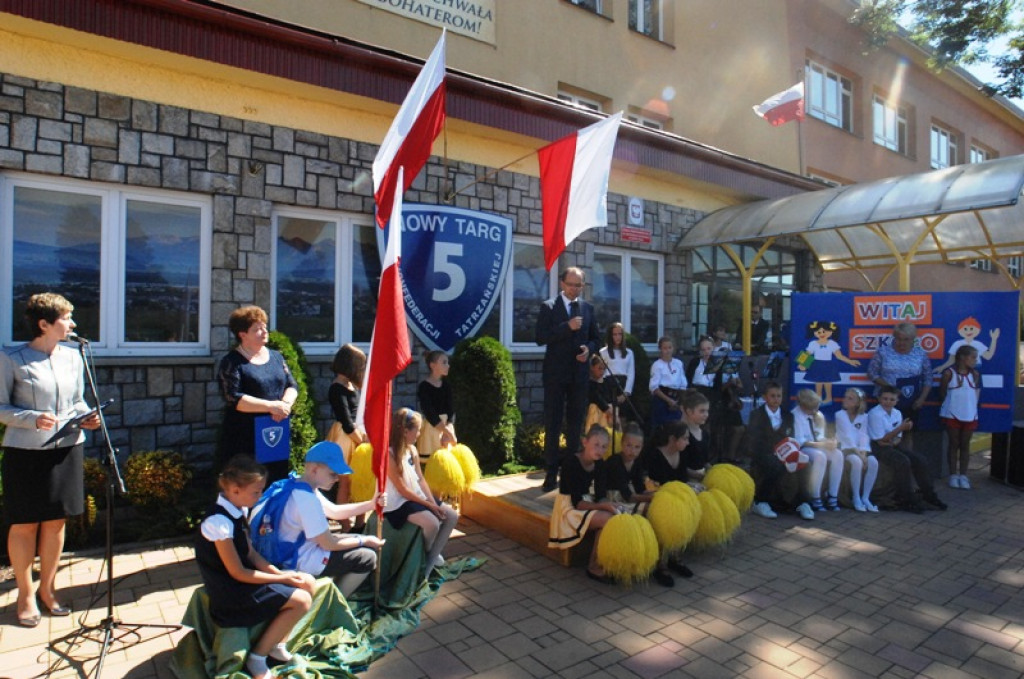 Miejskie otwarcie roku szkolnego i nowego boiska przy SP nr 5