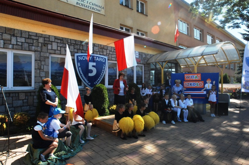 Miejskie otwarcie roku szkolnego i nowego boiska przy SP nr 5