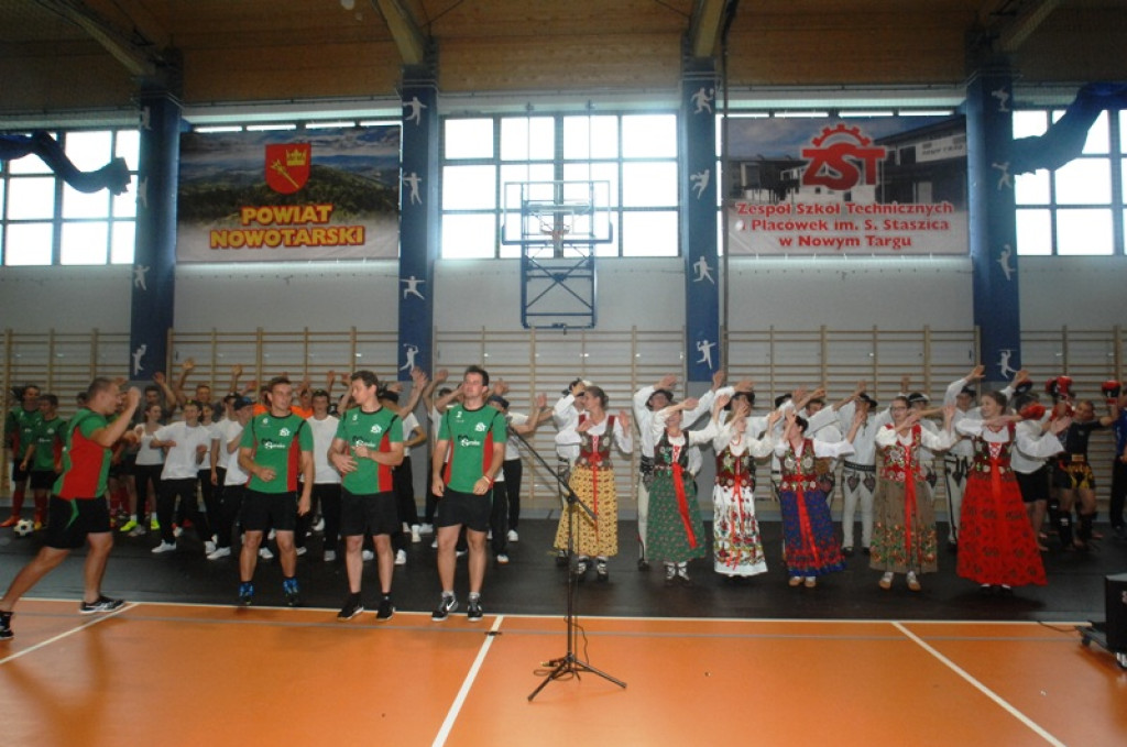 Otwarcie hali sportowej w ZSTiP