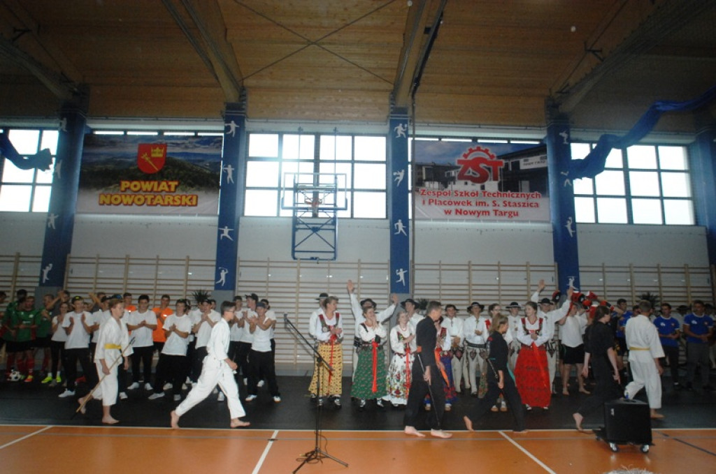 Otwarcie hali sportowej w ZSTiP