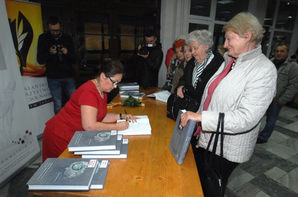Promocja książki Barbary Słuszkiewicz o kamieniczkach na nowotarskim rynku