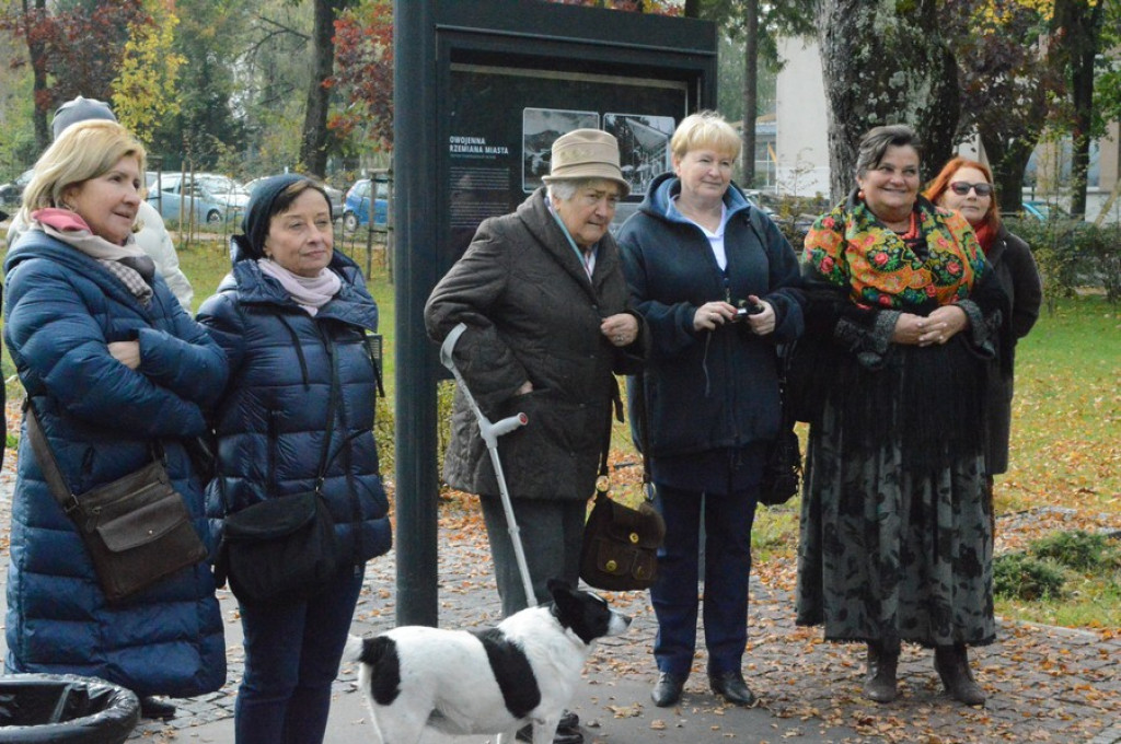 Zasadzili dęby pamięci