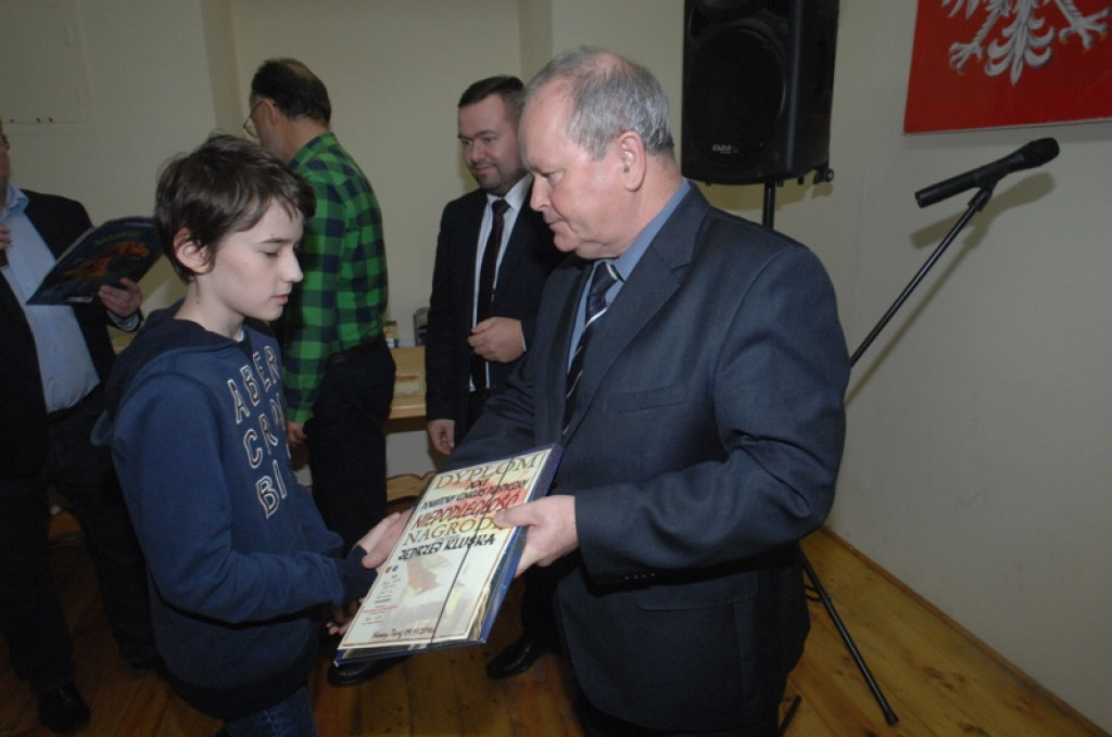 Powiatowy konkurs plastyczny „Niepodległość” rozstrzygnięty