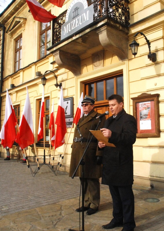 Uroczystości Święta Niepodległości na nowotarskim rynku