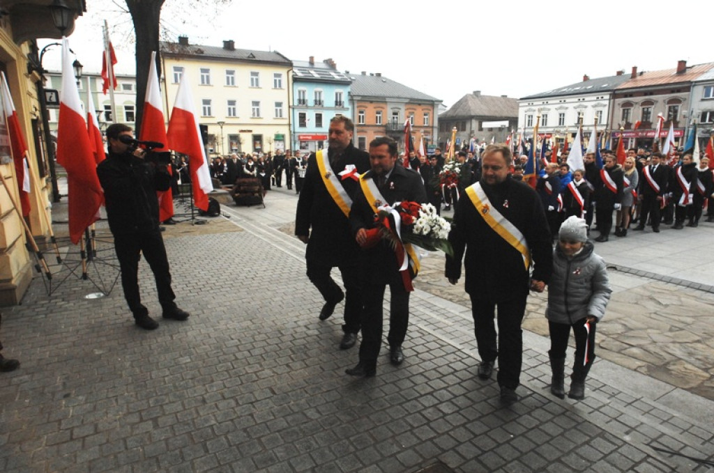 Uroczystości Święta Niepodległości na nowotarskim rynku