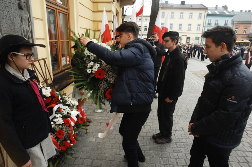 Uroczystości Święta Niepodległości na nowotarskim rynku
